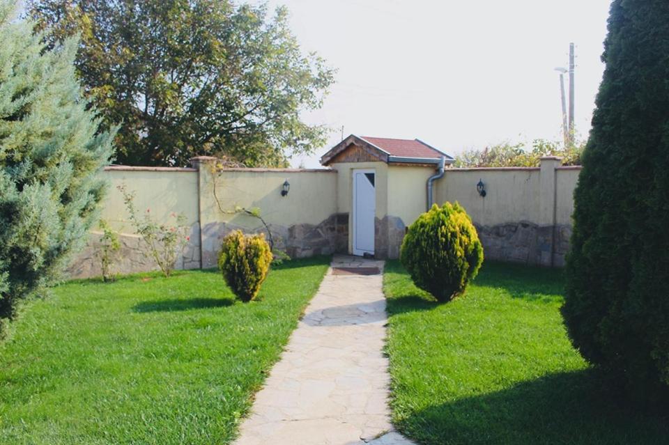 Ezerets Guest House Anita Exterior photo