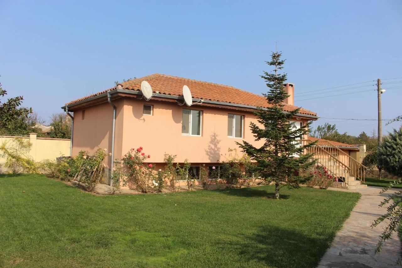 Ezerets Guest House Anita Exterior photo